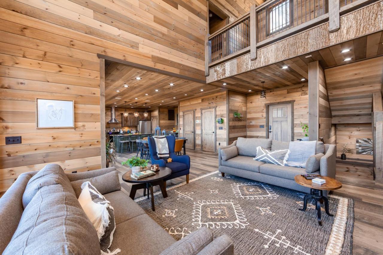 Splash Mountain Pool Hot Tub Theater Game Room Sevierville Exterior foto