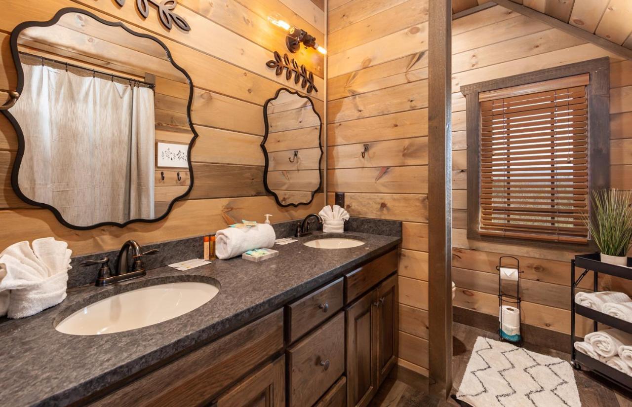 Splash Mountain Pool Hot Tub Theater Game Room Sevierville Exterior foto