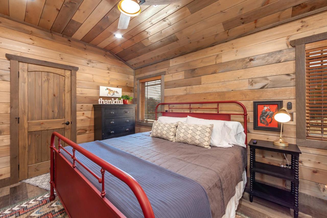 Splash Mountain Pool Hot Tub Theater Game Room Sevierville Exterior foto